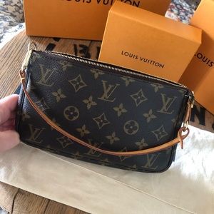 Pochette Accessories. VI0024.